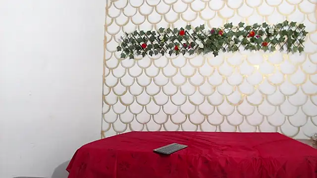 nahomy smiith online show from February 2026 05:51:02 AM