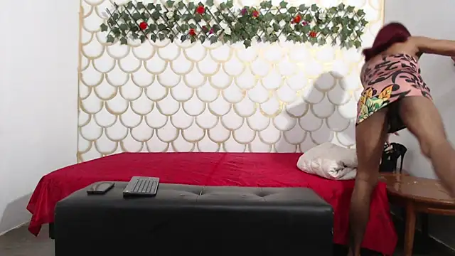 nahomy smiith online show from February 2026 06:02:02 AM