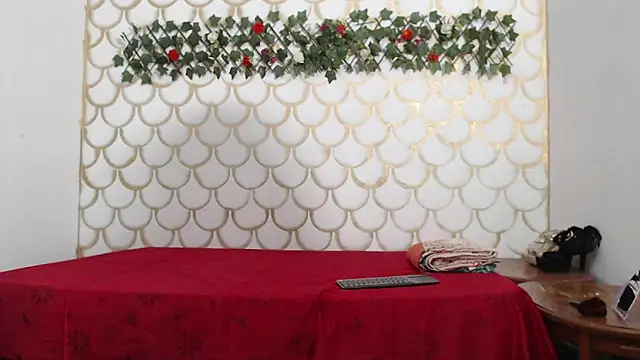 nahomy smiith online show from March 2026 05:03:01 AM