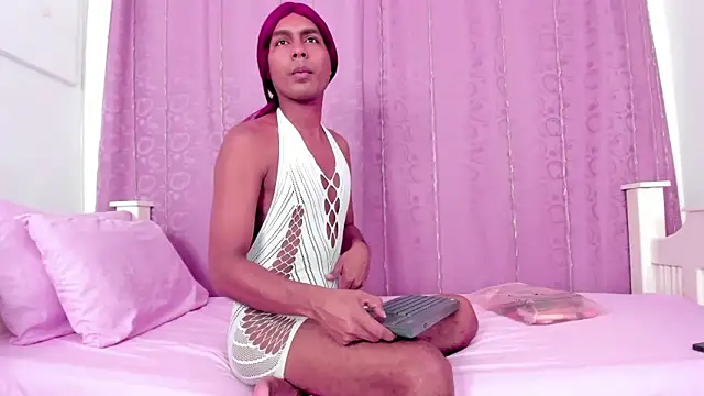 nahomy smiith online show from November 2025 08:12:01 PM