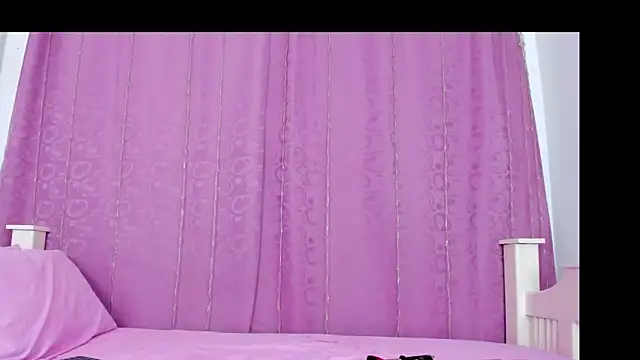 nahomy smiith online show from November 2025 06:56:02 PM