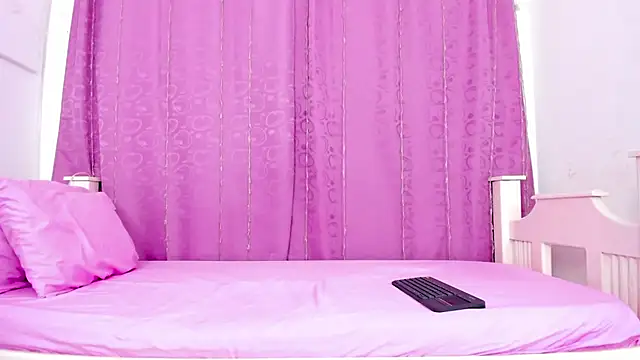 nahomy smiith online show from November 2025 09:41:01 PM