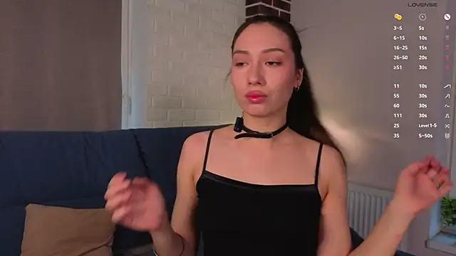 Snapshot of MissyHuf chatting on December 2025 08:35:02 AM MissyHuf online show from December 2025 08:35:02 AM