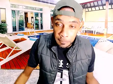 Snapshot of IndianMagicMike chatting on November 2025 04:52:02 PM IndianMagicMike online show from November 2025 04:52:02 PM