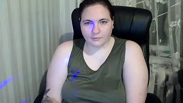 XLisaBlueXs  online show from October 2025 04:59:01 PM