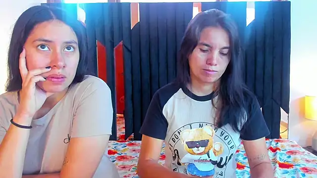 Snapshot of Sofy_and_Mia chatting on October 2025 12:50:02 PM Sofy and Mia online show from October 2025 12:50:02 PM