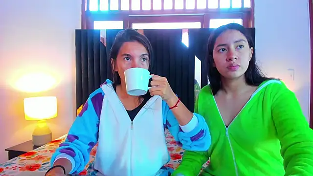 Snapshot of Sofy_and_Mia chatting on October 2025 12:51:02 PM Sofy and Mia online show from October 2025 12:51:02 PM