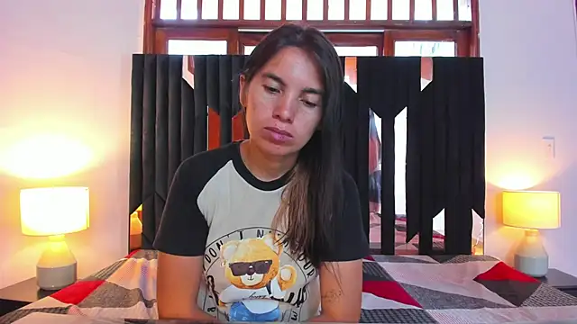 Snapshot of Sofy_and_Mia chatting on October 2025 12:26:02 PM Sofy and Mia online show from October 2025 12:26:02 PM