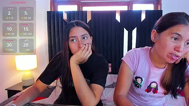 Snapshot of Sofy_and_Mia chatting on October 2025 12:39:02 PM Sofy and Mia online show from October 2025 12:39:02 PM