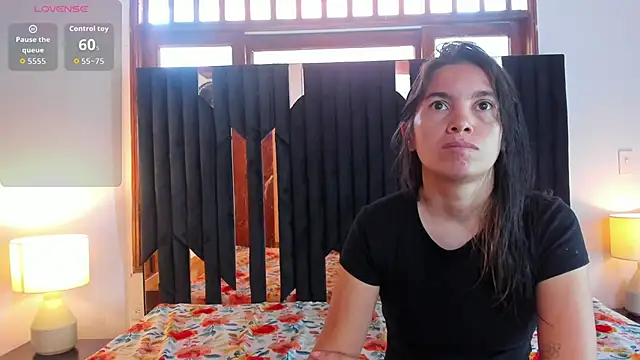 Snapshot of Sofy_and_Mia chatting on November 2025 12:38:01 PM Sofy and Mia online show from November 2025 12:38:01 PM