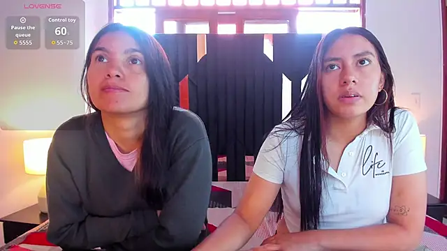 Snapshot of Sofy_and_Mia chatting on November 2025 12:10:02 PM Sofy and Mia online show from November 2025 12:10:02 PM