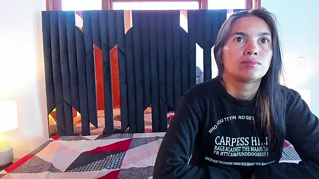 Snapshot of Sofy_and_Mia chatting on November 2025 12:42:02 PM Sofy and Mia online show from November 2025 12:42:02 PM