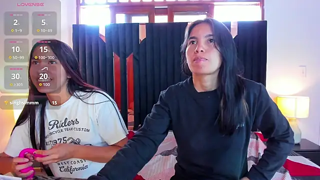 Snapshot of Sofy_and_Mia chatting on November 2025 12:30:01 PM Sofy and Mia online show from November 2025 12:30:01 PM