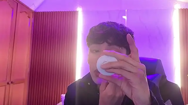 demianmoon online show from October 2025 12:07:01 PM