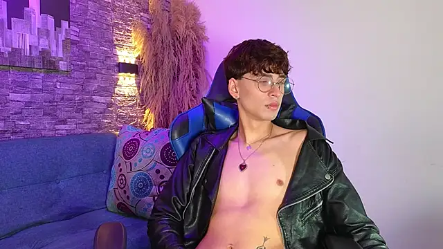 demianmoon online show from October 2025 02:28:02 PM