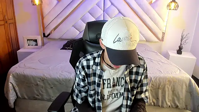 demianmoon online show from October 2025 12:04:01 PM