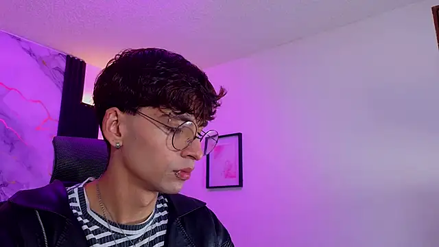 demianmoon online show from October 2025 11:33:01 AM