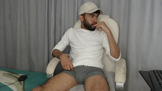 andresnoir  online show from October 2025 02:16:02 PM