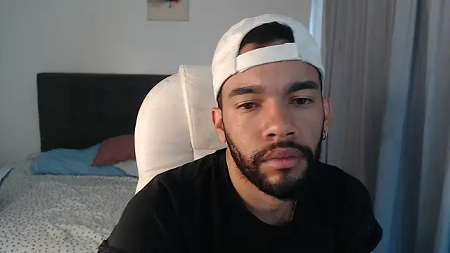 andresnoir  online show from November 2025 01:47:02 PM