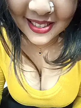 Snapshot of Beauty_Queen_Soniya chatting on November 2025 06:41:02 PM Beauty Queen Soniya online show from November 2025 06:41:02 PM