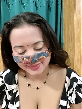 Beauty Queen Soniya online show from May 2026 11:54:02 PM