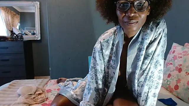 NaughtyCouga online show from November 2025 05:11:01 AM