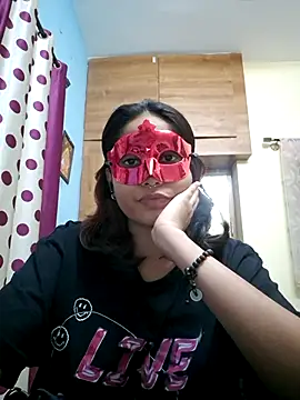 Ishaa Sharmaa online show from November 2025 02:21:02 PM