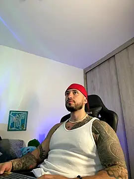 Dave-Max01 online show from November 2025 02:37:01 AM