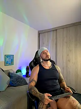 Dave-Max01 online show from November 2025 01:55:02 AM