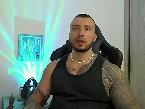 Dave-Max01 online show from October 2025 01:04:02 AM