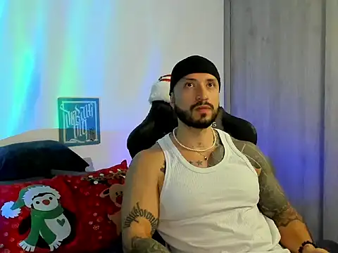 Dave-Max01 online show from December 2025 03:19:02 AM