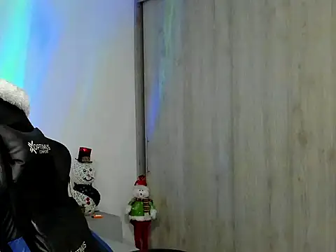 Dave-Max01 online show from December 2025 02:23:02 AM