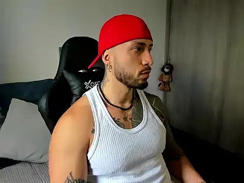 Dave-Max01 online show from November 2025 03:37:02 PM