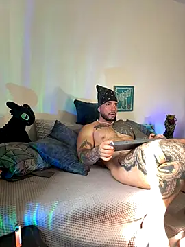 Dave-Max01 online show from November 2025 02:01:01 PM