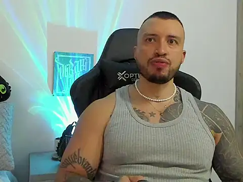 Dave-Max01 online show from October 2025 10:52:02 PM