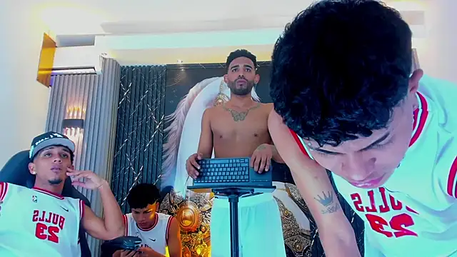 Snapshot of _Gods_of_Olympus_ chatting on October 2025 04:25:02 PM Gods of Olympus online show from October 2025 04:25:02 PM