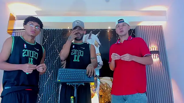 Snapshot of _Gods_of_Olympus_ chatting on November 2025 04:02:02 AM Gods of Olympus online show from November 2025 04:02:02 AM