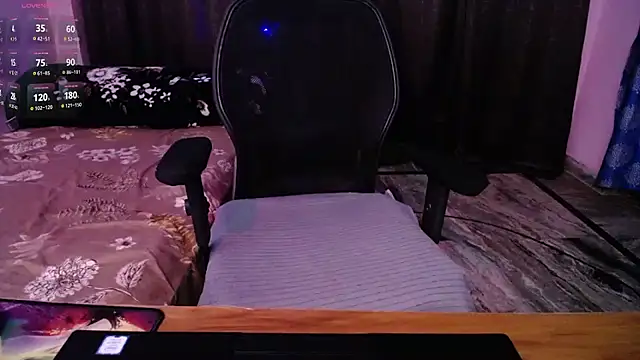 Hot Hazel online show from December 2025 05:57:05 PM