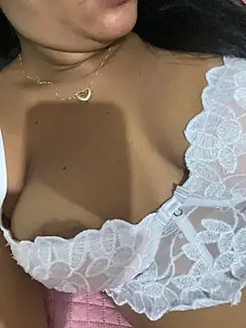 Brunamorenago online show from May 2026 01:47:02 PM