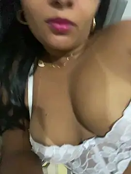 Brunamorenago online show from March 2026 08:05:01 PM