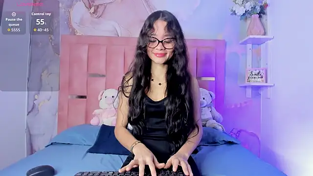 Isis Blaze online show from March 2026 03:40:01 AM