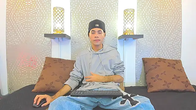 JacobBlackwell  online show from October 2025 08:00:01 PM