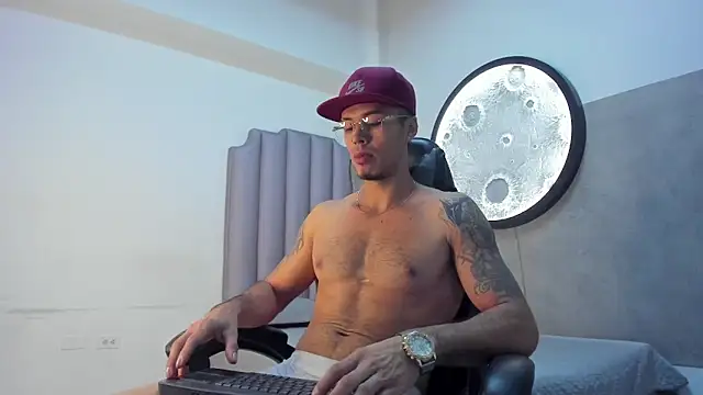 Rurik Jones online show from November 2025 12:17:02 PM