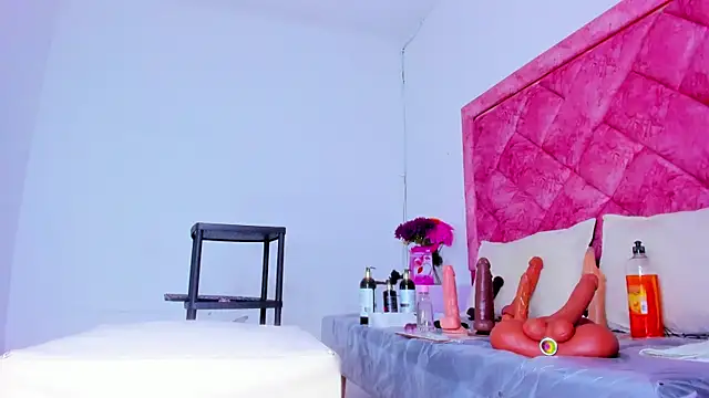 Bigasshott  online show from December 2025 07:30:01 PM