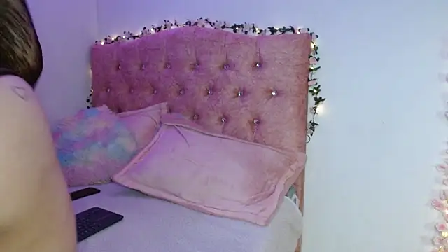 SeleneMore online show from February 2026 11:04:02 PM