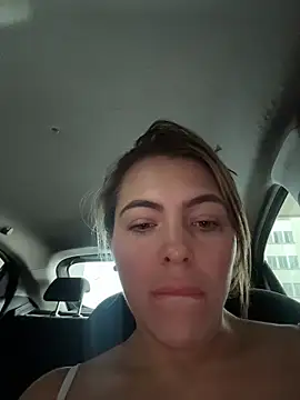 camila vanucci- online show from October 2025 04:18:02 PM