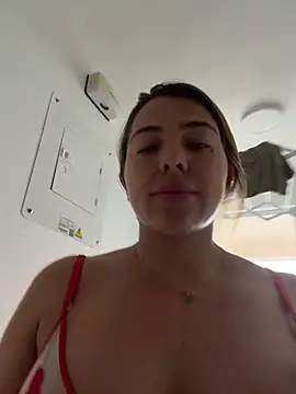 camila vanucci- online show from December 2025 03:04:01 PM