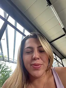 Snapshot of camila_vanucci- chatting on June 2026 05:57:02 PM camila vanucci- online show from June 2026 05:57:02 PM