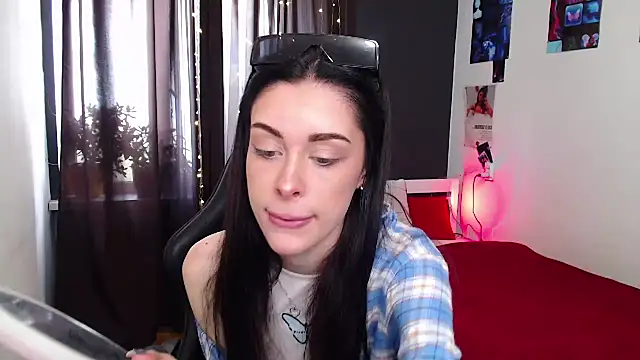ariel is on vacation online show from October 2025 08:14:01 AM