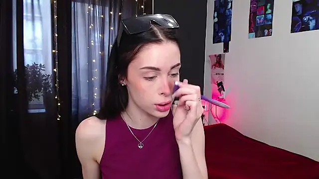 ariel is on vacation online show from October 2025 10:01:02 AM